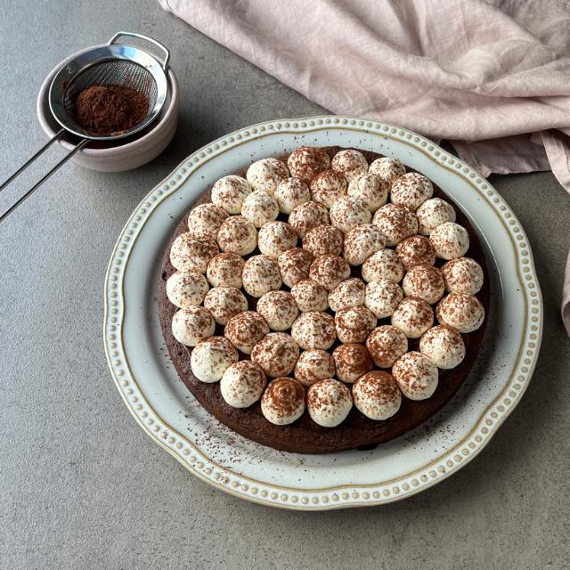 Kladdkaka med chokladkola och cheesecakefrosting